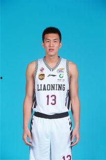 郭艾伦,篮球场上的中国飞人，引领中国篮球新潮流