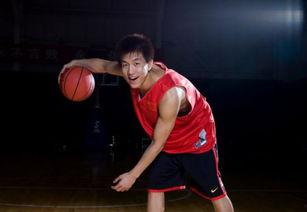 郭艾伦,篮球场上的中国飞人，引领中国篮球新潮流